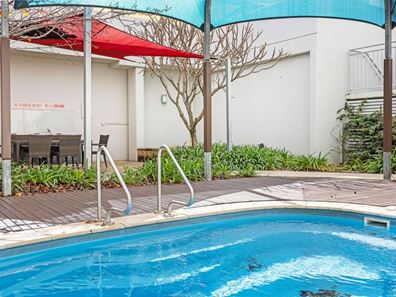 9/2 Walsh Loop, Joondalup WA 6027