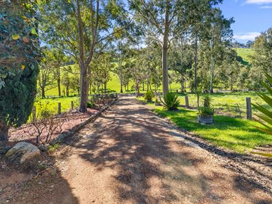 640 Collie River  Road, Burekup WA 6227
