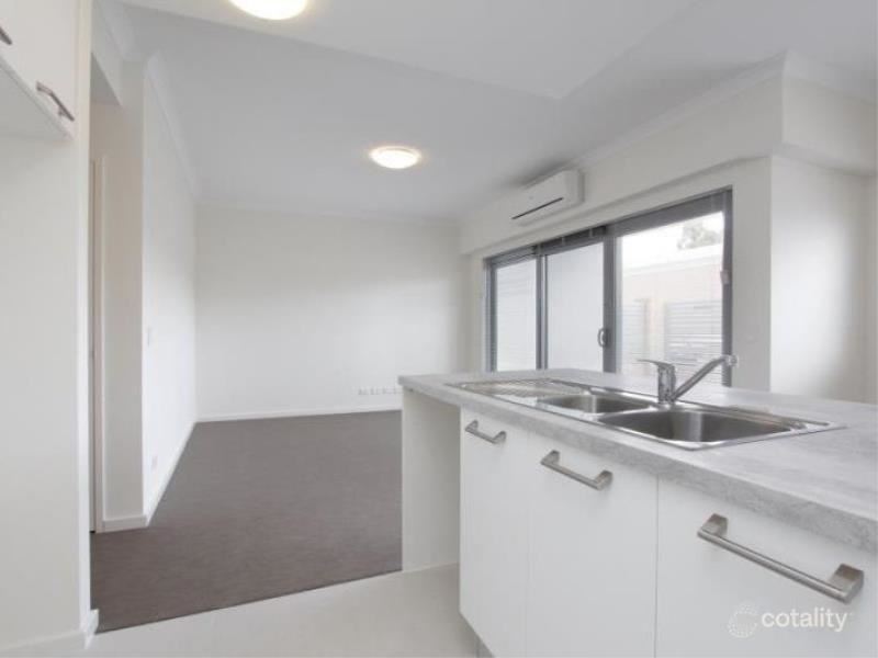 102/7 Streatham Street, Beckenham WA 6107