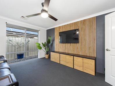 9 Piarri Grove, Golden Bay WA 6174
