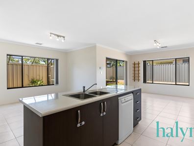 292B Adelaide Street, High Wycombe WA 6057