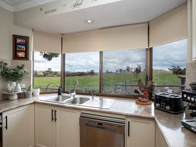 131 Hillside  Road, Minigin WA 6312