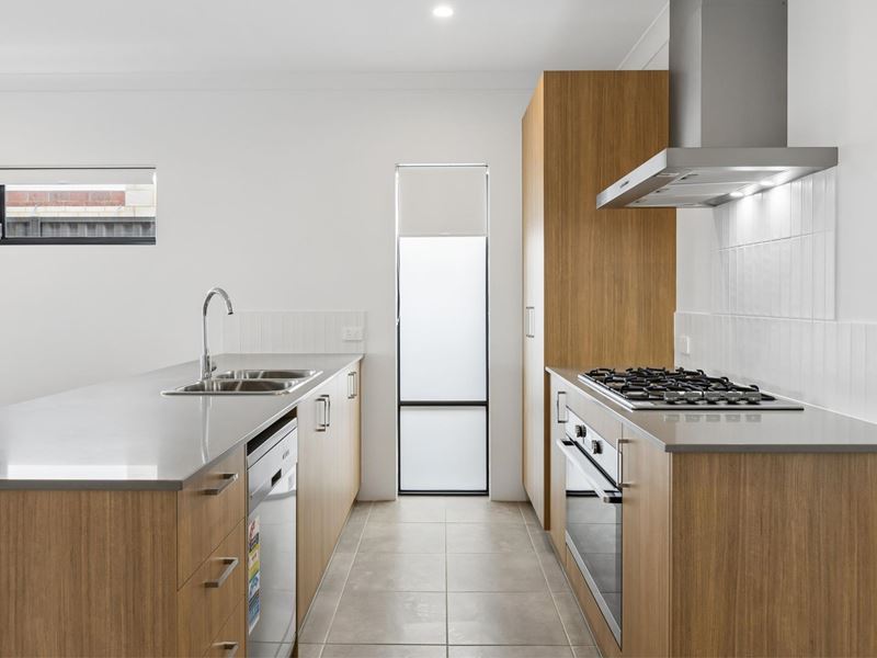 55 Kingfisher Road, Eglinton WA 6034
