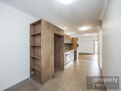 25/2 Walsh Loop, Joondalup WA 6027