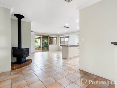42 Jamaican Road, Waikiki WA 6169