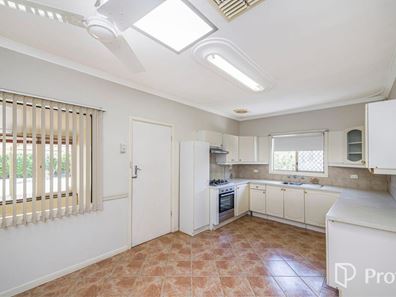 8 Pendeen Street, Cloverdale WA 6105