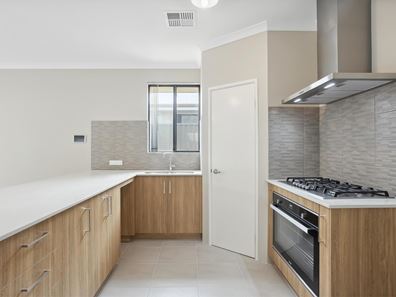 11 Abbott Close, Eglinton WA 6034