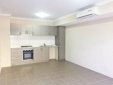 4/38 Lake Street, Rockingham WA 6168