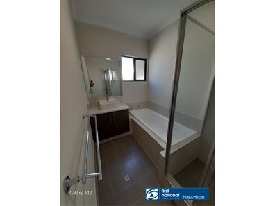 4/4 Wilgerup Place, Tom Price WA 6751