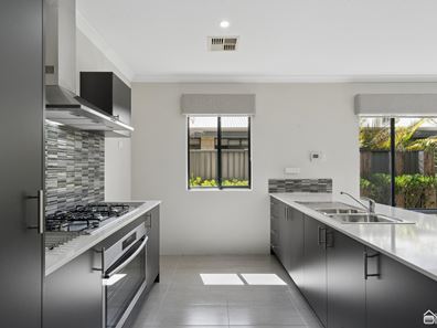 7 Dunmore Crescent, Harrisdale WA 6112