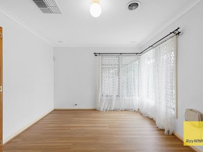 30 Grasmere Way, Kelmscott WA 6111