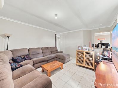 32 Tallarook Way, Waggrakine WA 6530