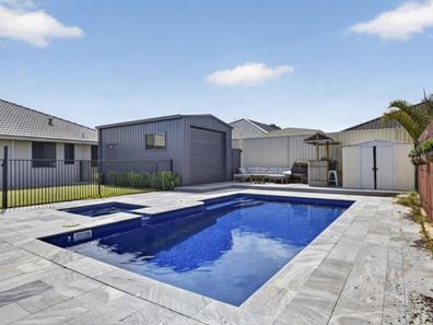4 Lennox Drive, Secret Harbour WA 6173