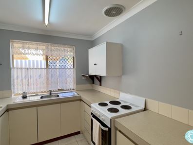 9/11 Nerrima Court, Cooloongup WA 6168
