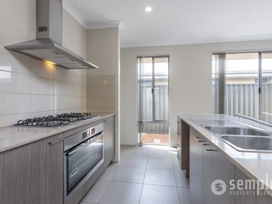 12 Yarrow Street, Treeby WA 6164