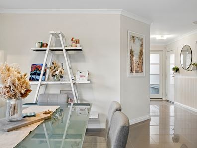 32 Turfan Way, Lake Coogee WA 6166
