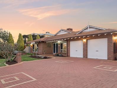 62 Duchart Way, Coogee WA 6166