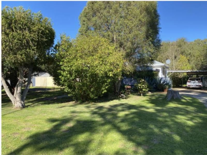 11 Jubilee Drive, Pinjarra WA 6208