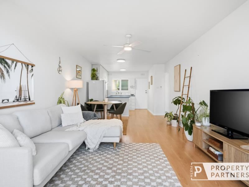 2/7 Ventnor Street, Scarborough WA 6019