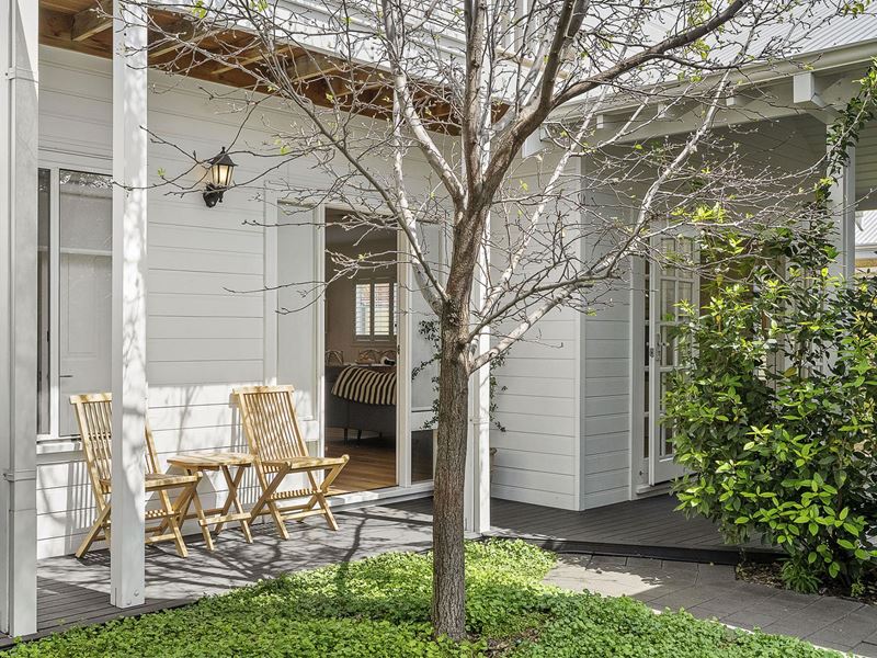 2/37 Sunbury Road, Victoria Park