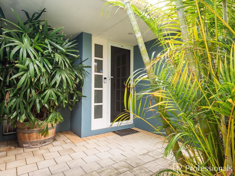 31 Excalibur Chase, Wattle Grove WA 6107