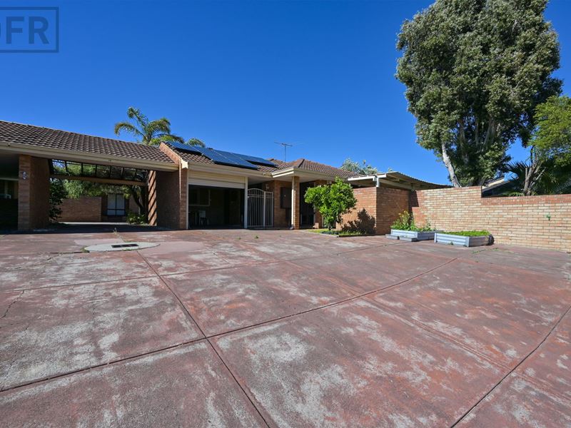 2/10 Fox Court, Leeming WA 6149