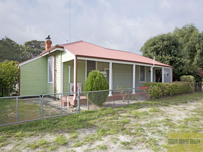 12 McDowell Street, Yarloop