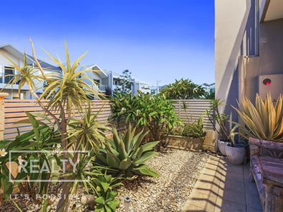 4 Fenian Pass, Hillarys WA 6025