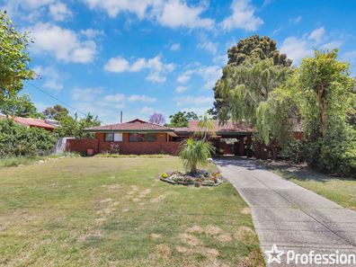 16 Jacobsen Way, Thornlie WA 6108