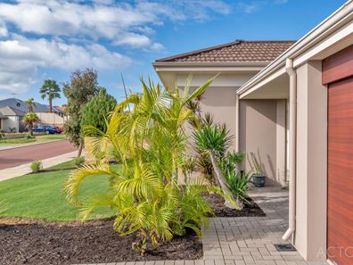 19 Woorabinda Rise, Lakelands WA 6180