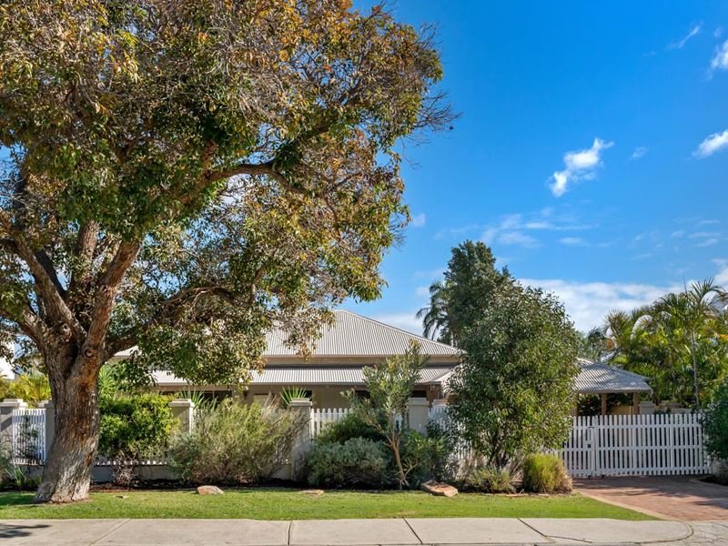7 McCallum Crescent, Ardross