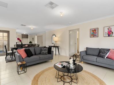 14 Crick Lane, Piara Waters WA 6112