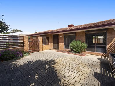 8 Kenton Way, Rockingham WA 6168