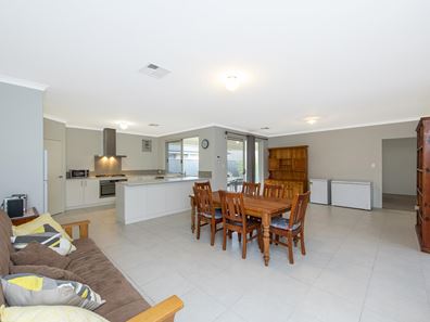 8 Venetian Way, Baldivis WA 6171