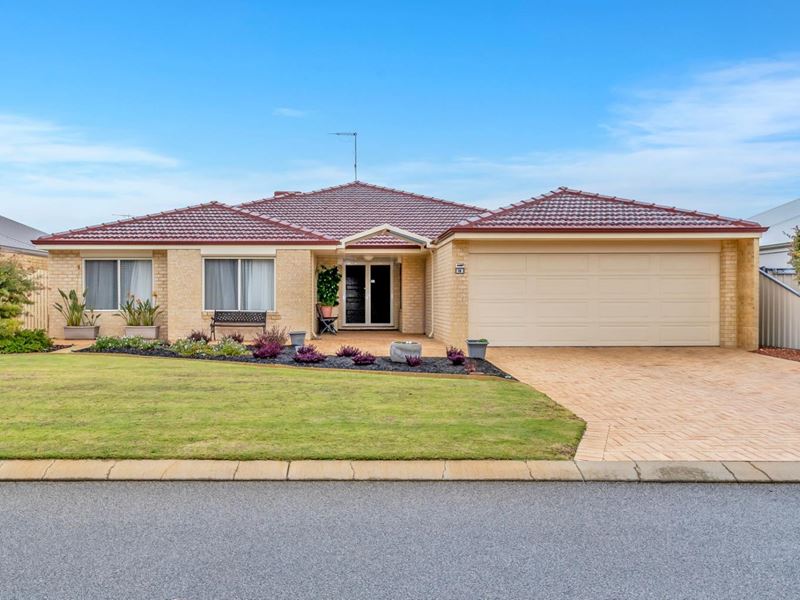16 Sugar Bush Way, Meadow Springs