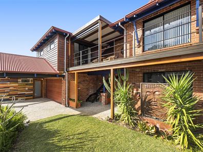 16 Cormack Road, Alfred Cove WA 6154