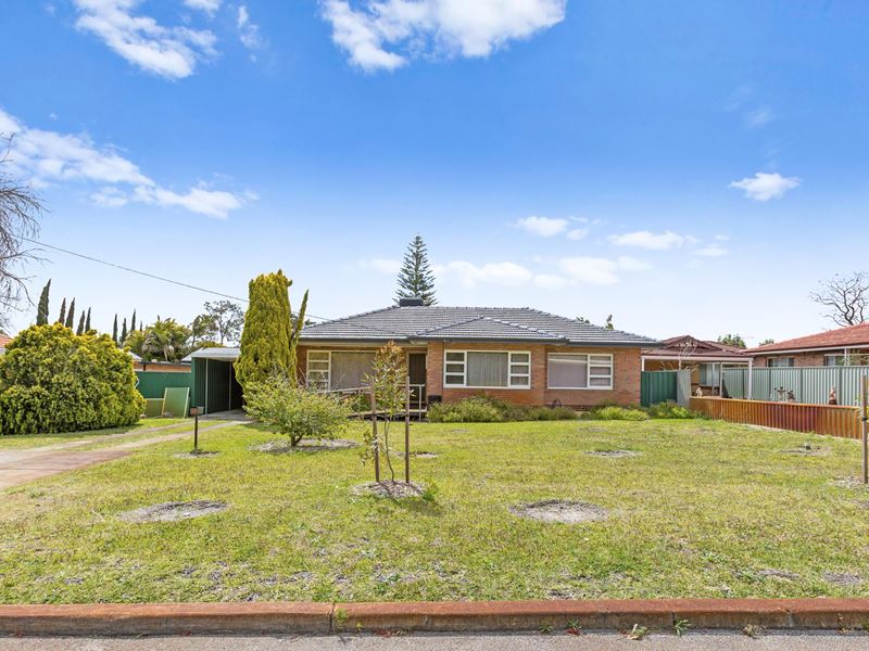 25 Balaka Way, Queens Park WA 6107