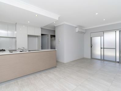 11/300 Drake Street, Morley WA 6062