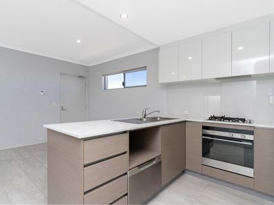 11/300 Drake Street, Morley WA 6062