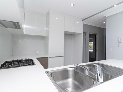 11/300 Drake Street, Morley WA 6062
