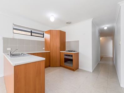 8A Hazlett Way, Canning Vale WA 6155