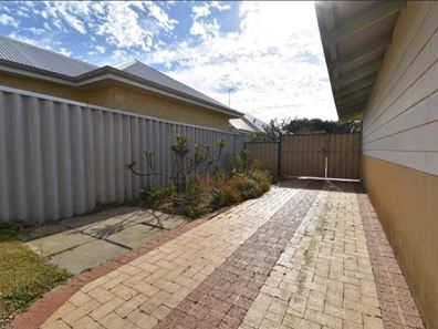 82B Gloucester Crescent, Shoalwater WA 6169