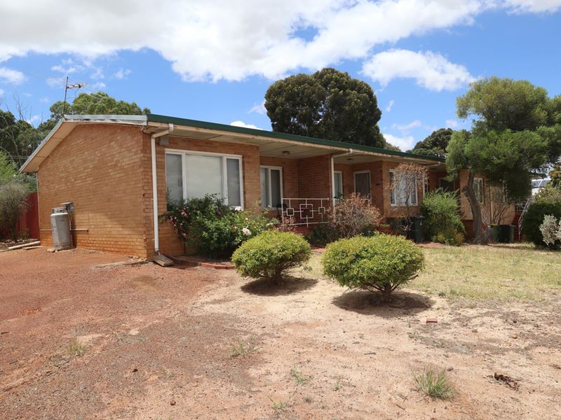 U1-4, 92/94 Forrest Street, Narrogin