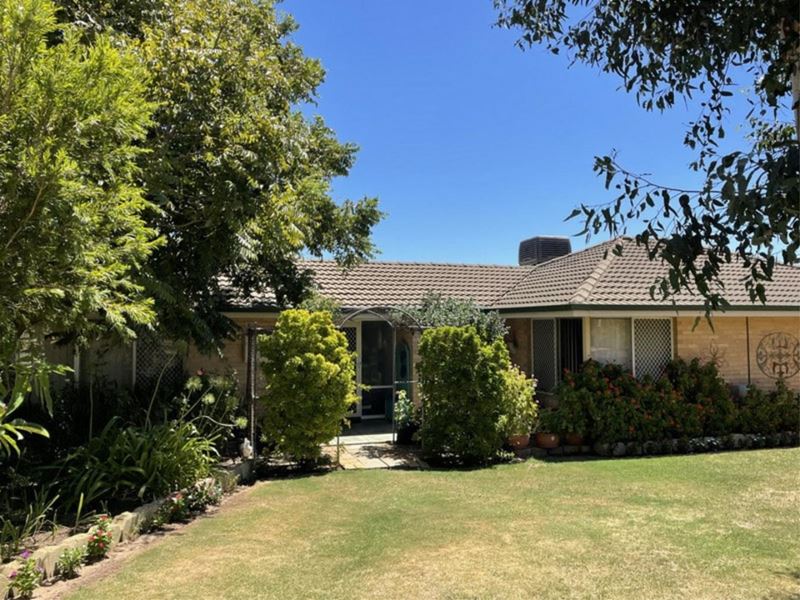 55 Viveash Road, Swan View