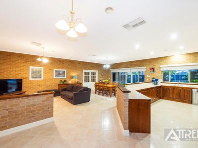 25 Waten Place, Canning Vale WA 6155