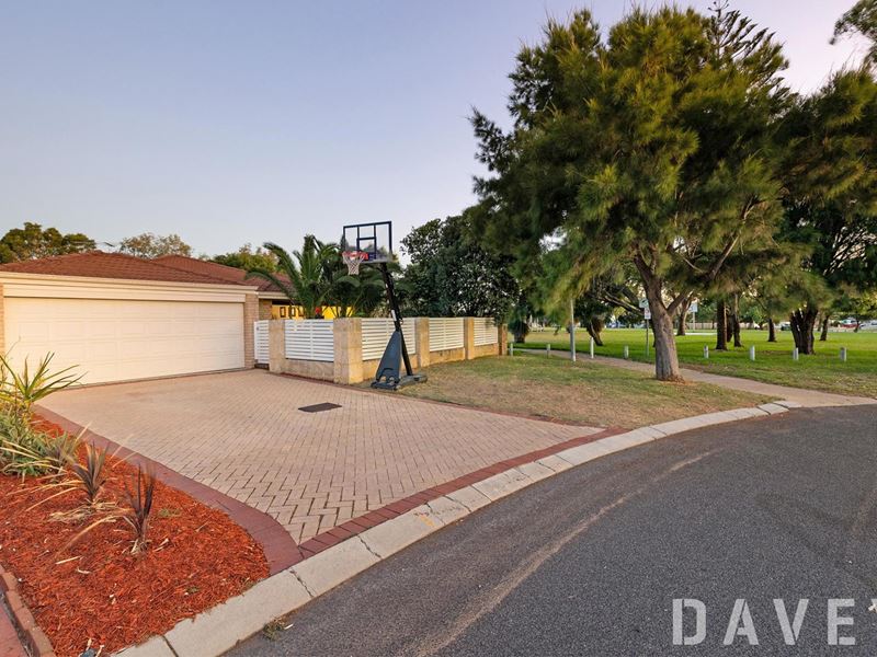 8 Holyhead Green, Mindarie WA 6030