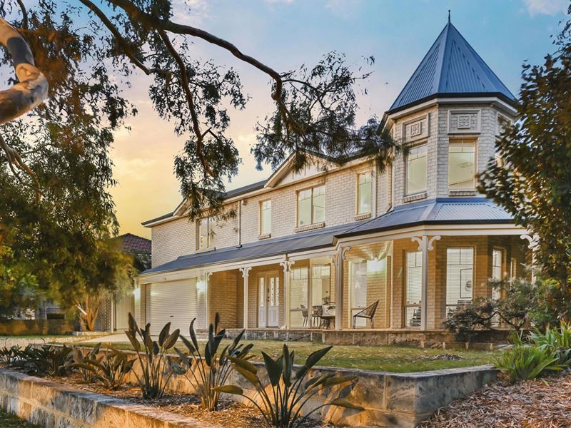 16 Grove End Ridge, Mount Claremont
