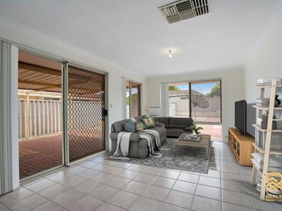 41 Firefalls Close, Huntingdale WA 6110