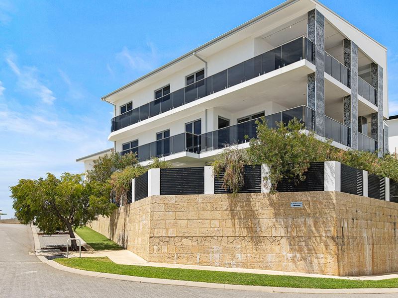 43 Arabella Loop, North Coogee WA 6163