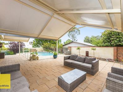 7 Burns Road, Kalamunda WA 6076